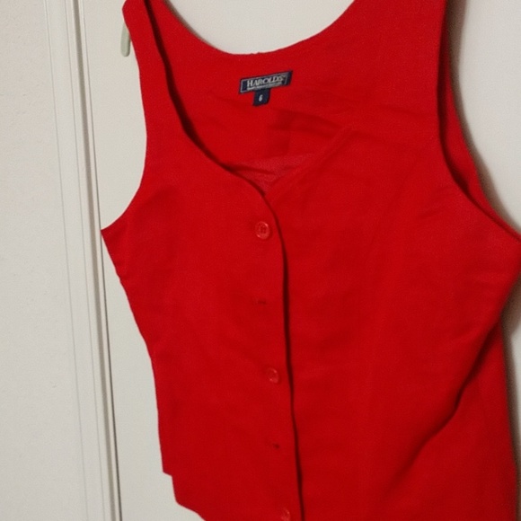 Red top - Picture 2 of 3